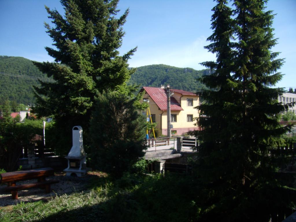 Penzion Iris Hotel Rajecké Teplice Exterior foto